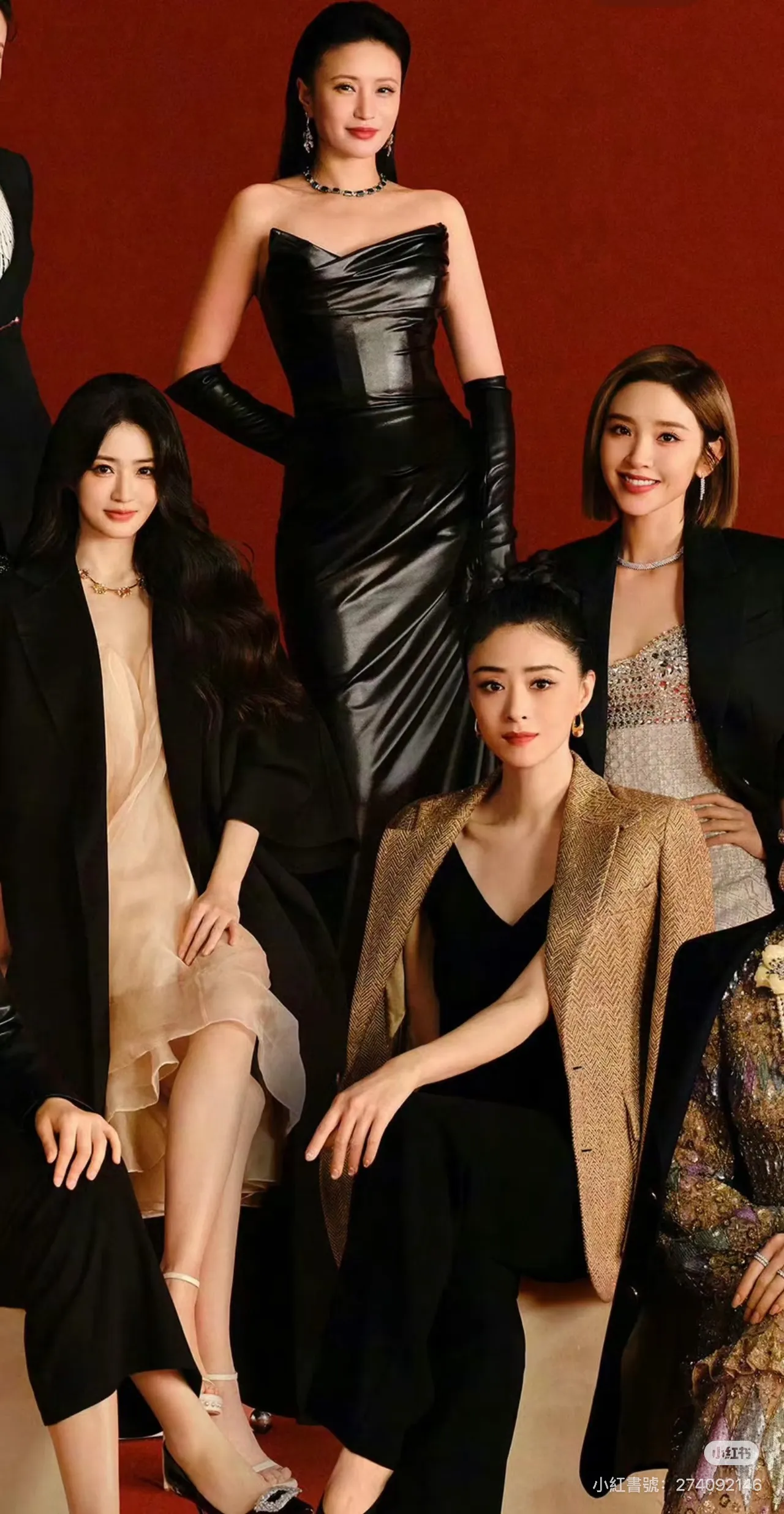 「欣貴人」萬美汐(左至右、上至下)、「玉嬈」徐璐、「祺嬪」唐藝昕、「華妃」蔣欣。翻攝小紅書