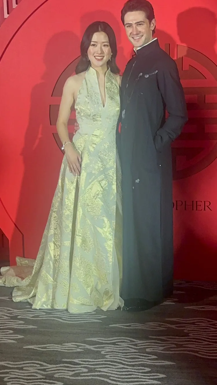 王羚與老公穿夏姿禮服，十分速配。