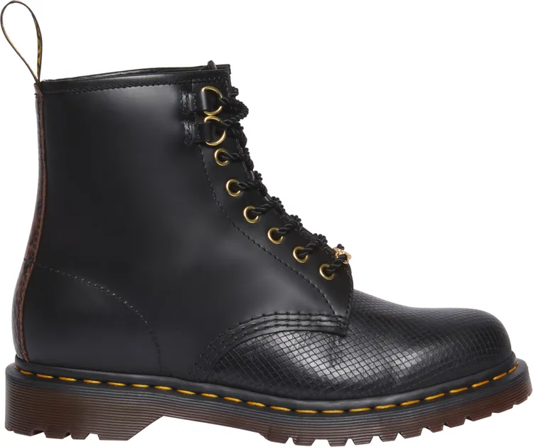「YEAR OF THE SNAKE」蛇年限定系列1460八孔馬汀靴，8880元。品牌提供