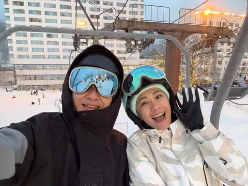 柯以柔出國滑雪曬愛 男友:腿痠到站不太起來