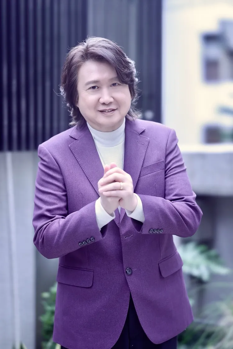 周治平搶先給大家拜年。圖／尚時代文創娛樂提供