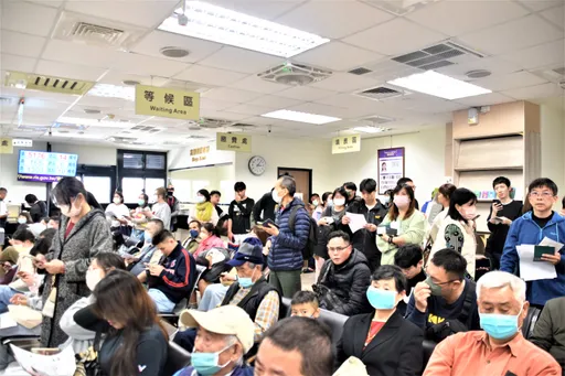 辦護照要去台北?立法院刪除南服中心業務費 民眾洽公權益受衝擊