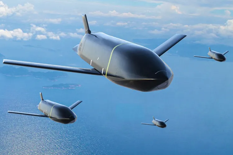 AGM-158C LRASM遠程反艦飛彈可以同時發射多枚，展現聯合攻擊的優勢。翻攝Lockheed Martin