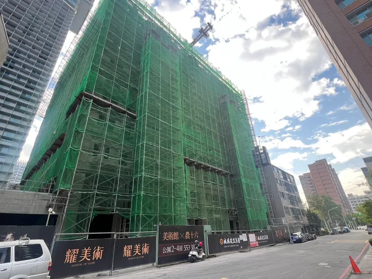 城揚在美術館連續推出4場個案，總銷超過250億元。葉家銘攝