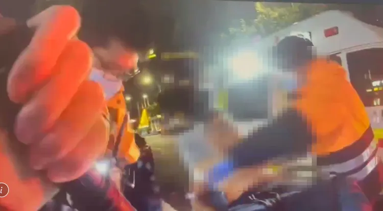 羅男身中2刀送醫，所幸無生命危險。翻攝畫面