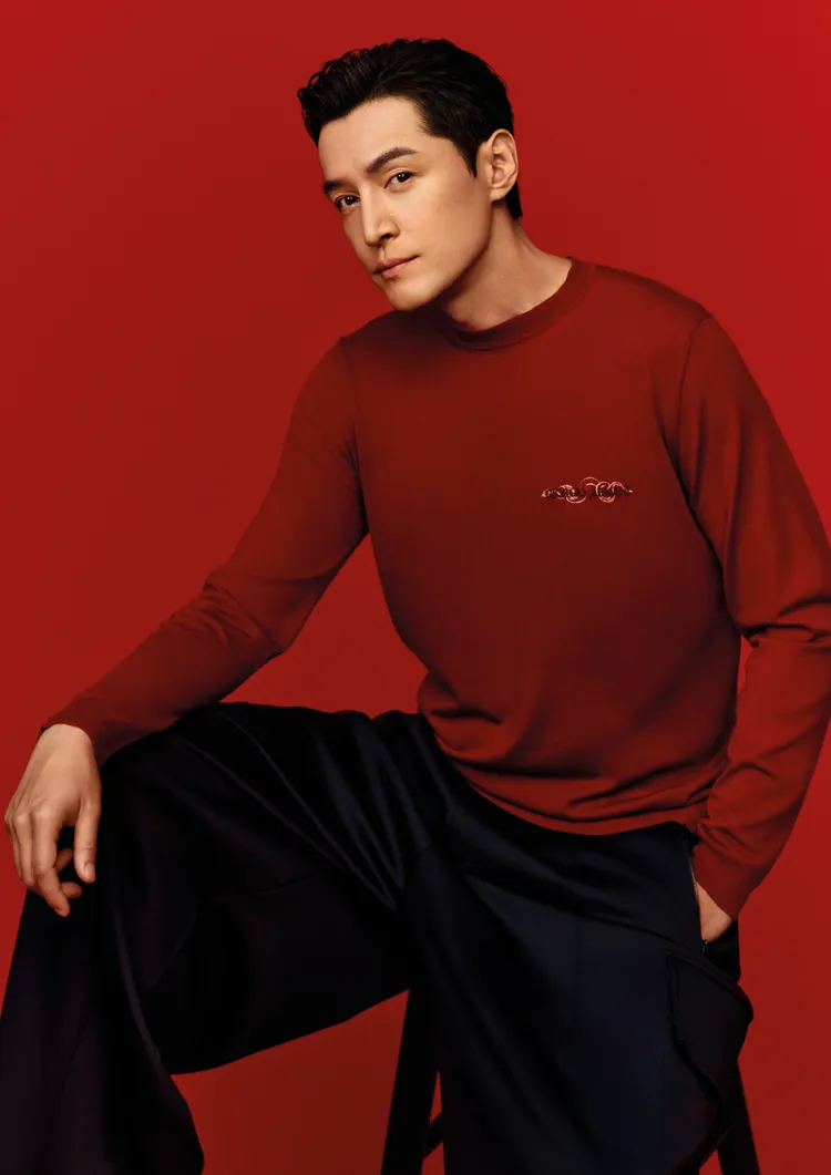 胡歌為代言的GIORGIO ARMANI演繹2025新年系列形象。品牌提供