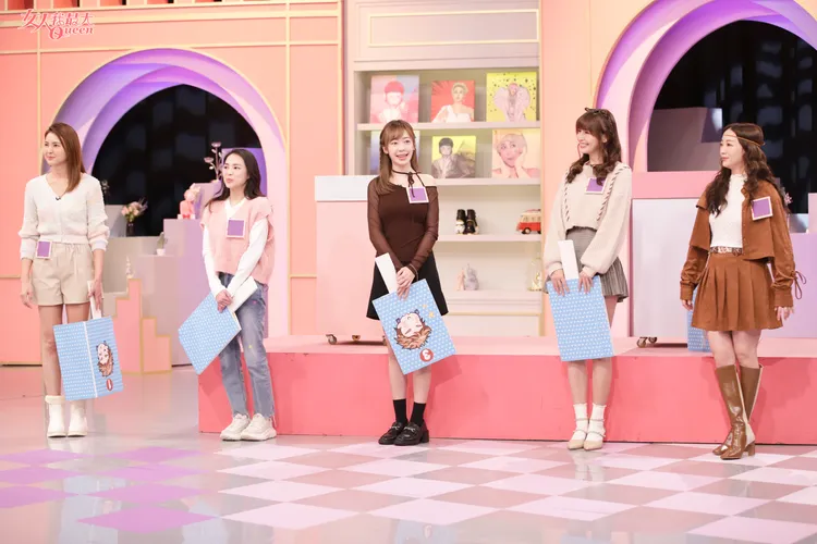 韋汝（左起）、熊熊、陳天仁、林舒語、玉兔分享如何保持青春秘訣。TVBS提供