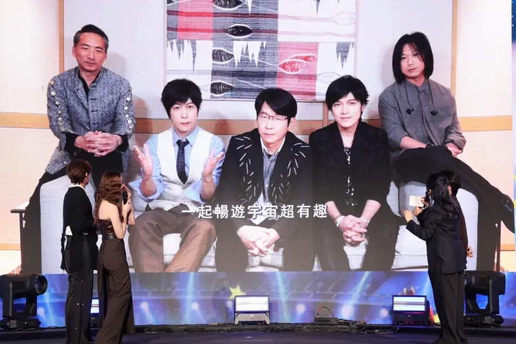 世運開唱前輩、師兄五月天特別錄製VCR獻祝福。彭欣偉攝