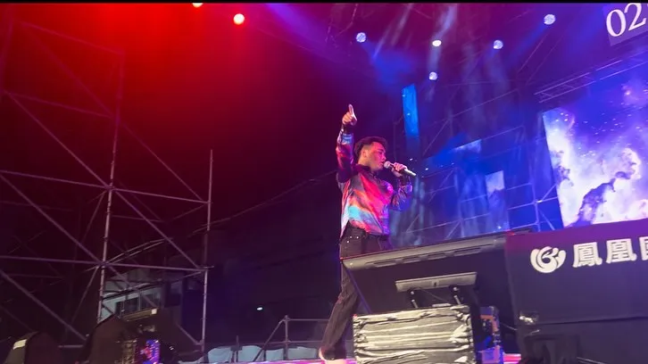 連唱3場跨年演出。翻攝邱軍臉書