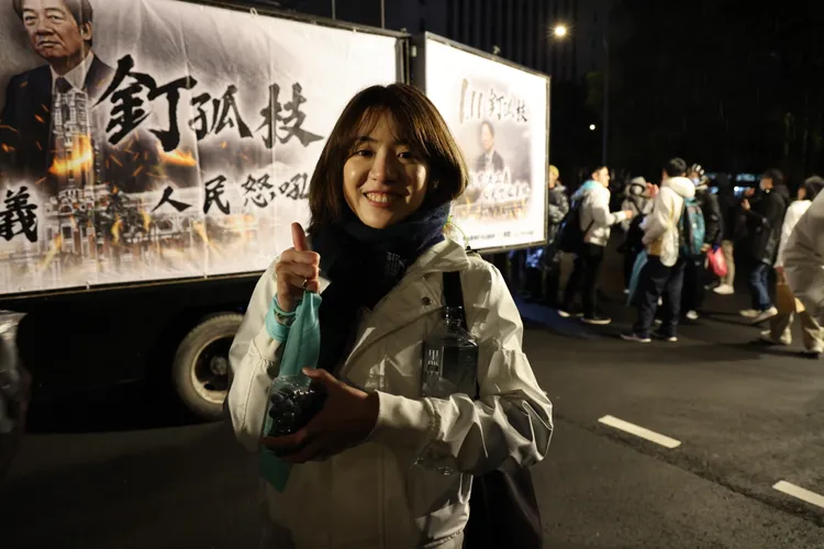 學姊、民眾黨台北市議員黃瀞瑩登台發言。記者 李俊毅攝