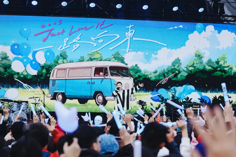 蕭秉治「蕭式情歌」連發，讓歌迷嗨翻天。相信音樂提供