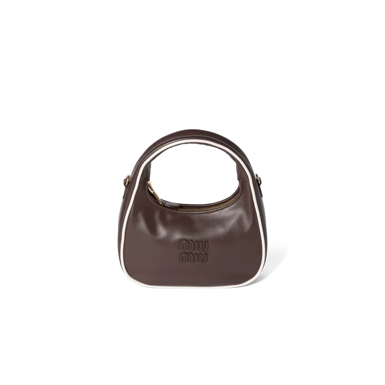 Miu Miu Wander皮革半月型肩背包，未定價。品牌提供