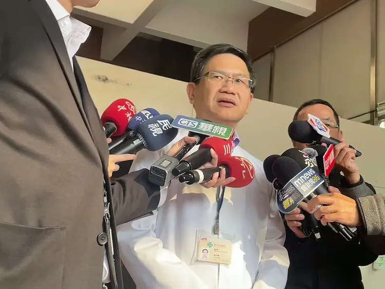 台中榮總急診部主任林子傑說明患者狀況。民眾提供