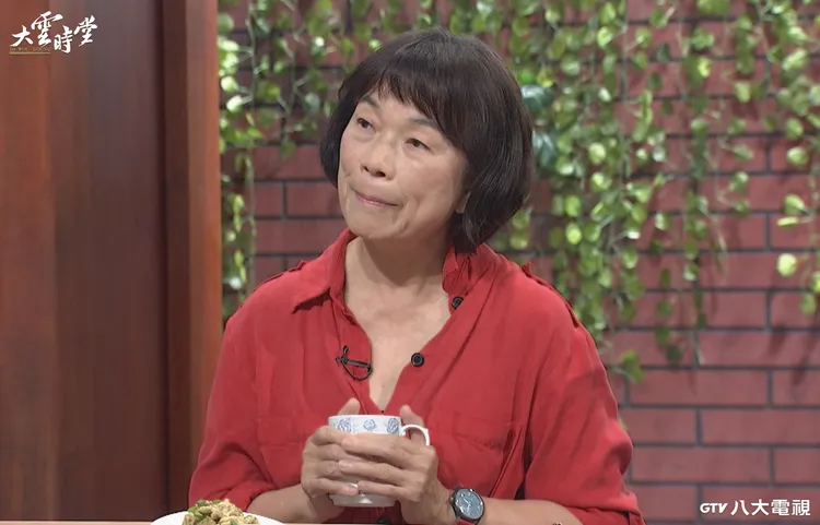龍應台在《大雲時堂》透過料理，回味父母喜歡的滋味。八大電視提供
