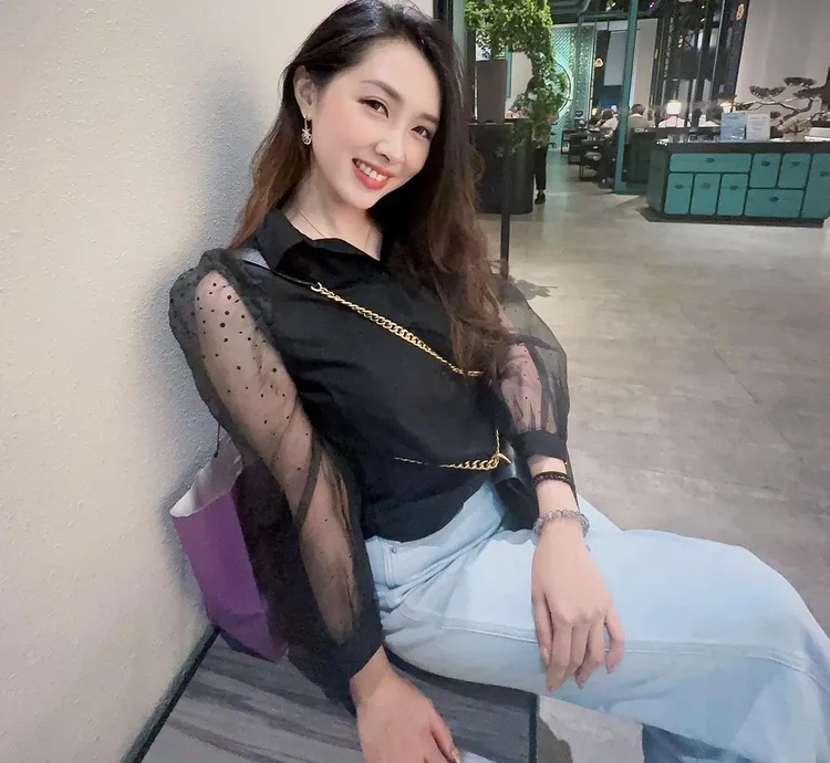 新北「民政女神」廖庭瑩去年與父親、土城區青雲里長廖特青，分別獲得績優民政人員及特優里長。民政局提供