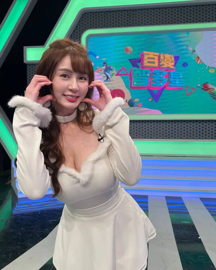 中信兄弟啦啦隊女神短今。翻攝短今臉書