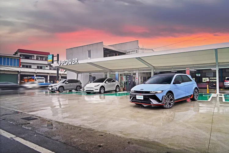 2024年全年，U-POWER的充電量相當於減少了超過900萬公斤的碳排放，並節省了全臺約2.2億元的燃油費用。業者提供