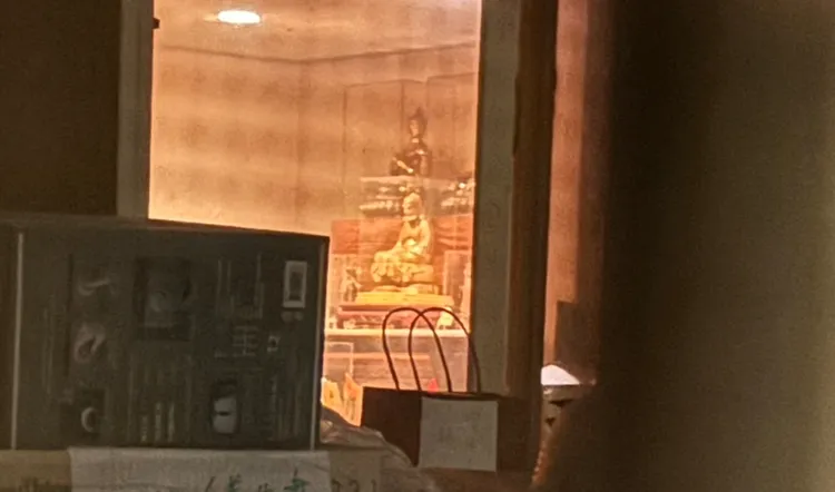 案發精舍內的佛尊。資料照片