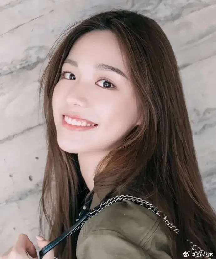 綦美合是耀萊集團董事長綦建虹的女兒。翻攝娛八囡微博