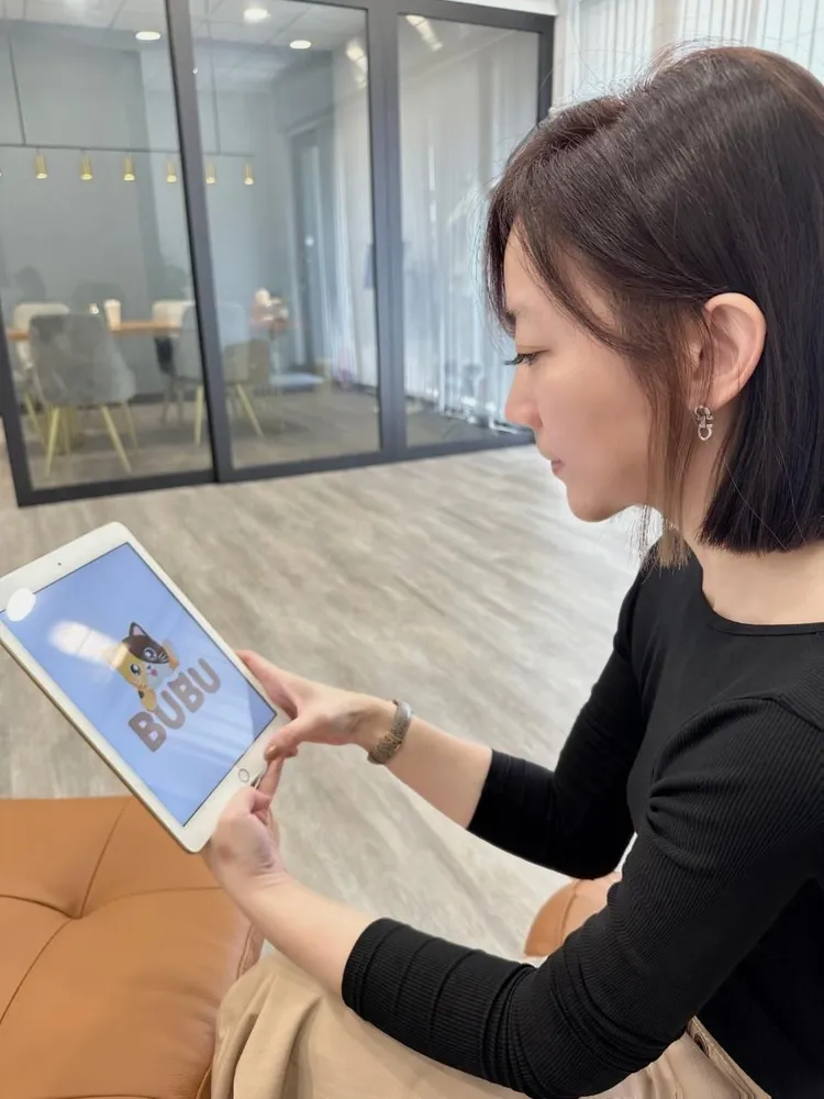 數百萬訂閱大大寬頻用戶，可享有優惠價格使用AI應說加值服務，天天可與真人外師與虛擬AI教師對話練習。業者提供