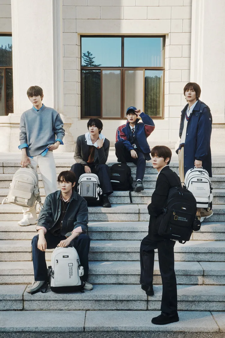 RIIZE全員化身帥氣大學生。品牌提供