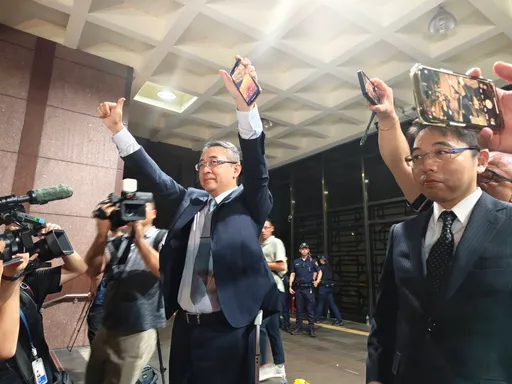 替黄国昌带风向?郑深元讽蔡壁如「洗碗外」 她质疑这些事