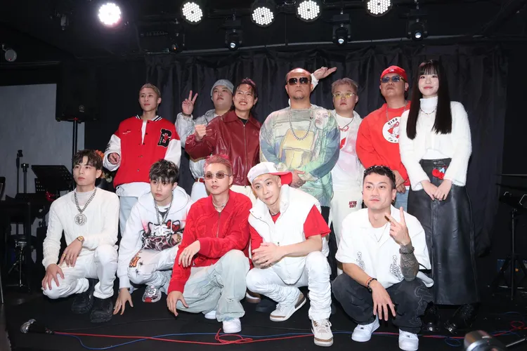 玖壹壹洋蔥與旗下Young Johnny、歐吉虎、潤少、悟飛Luffy、Gambler、IVAN 艾文、縉Jin、戲劇新秀組五木等藝人共同出席記者會。娛樂中心攝