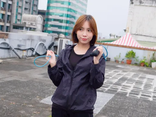 經紀人被魔鬼附身 女歌手6萬元飛了!還被操到全身濕求饒