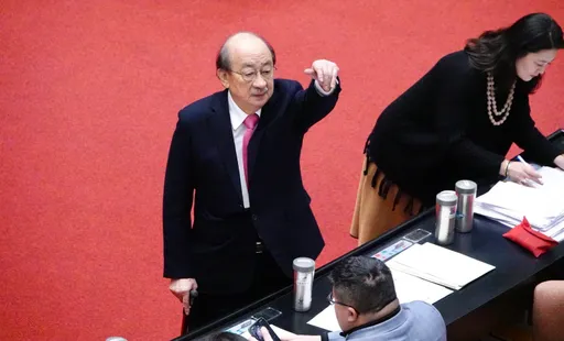 柯建銘發「超甲級甲動」拚大罷免 綠委反應冷選擇「信賴」