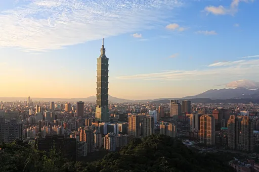 川普變數、中美貿易戰2.0　專家預警2025房市變化