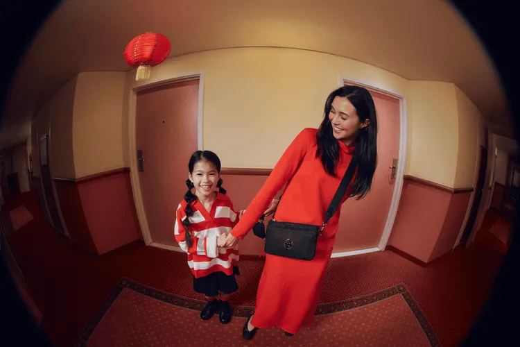 Kipling猴哩大福大貴系列「蛇麼包」- RIRI，小巧外型攜帶便利。