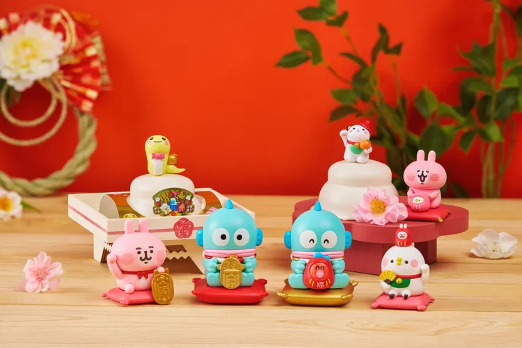 DONKI精選日本特色鏡餅，還有人魚漢頓、卡娜赫拉陪你迎接好運。業者提供