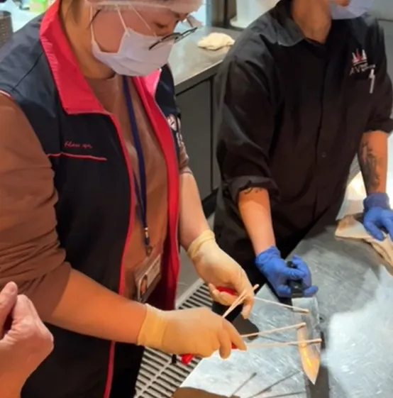 衛生局表示，目前已採「凱薩沙拉」品項送驗，結果預估要等到春節過後才回出爐。翻攝照片