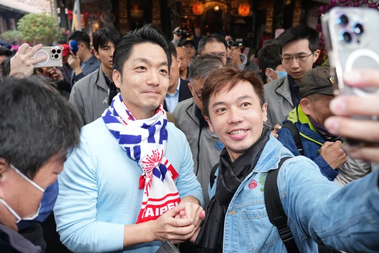 蔣萬安稍早受訪回應北市除夕食安事件。彭欣偉攝