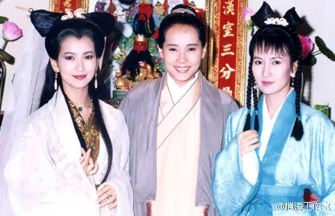 1992年台視8點檔《新白娘子傳奇》由趙雅芝（左起）飾演白素貞、葉童飾演許仙、陳美琪飾演青兒。翻攝趙雅芝工作室微博