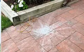 隕石撞擊留下的痕跡。 取自Ｘ