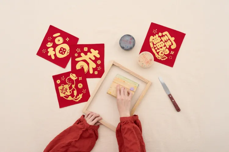 印花樂絹印春聯。業者提供