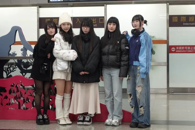 Phantom Siita成員Mona（左起）、Miu、Rinka、Moka、Hisui首度來台。寬宏藝術提供