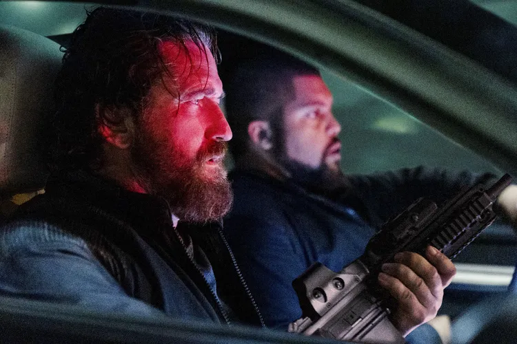 傑瑞德巴特勒（左）將與罪犯勾結，目標全球最大鑽石交易所。采昌提供