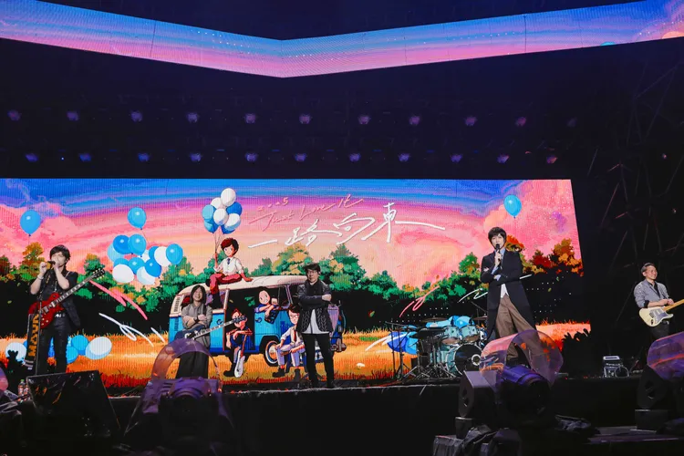 五月天19日於東大門壓軸演出。相信音樂提供