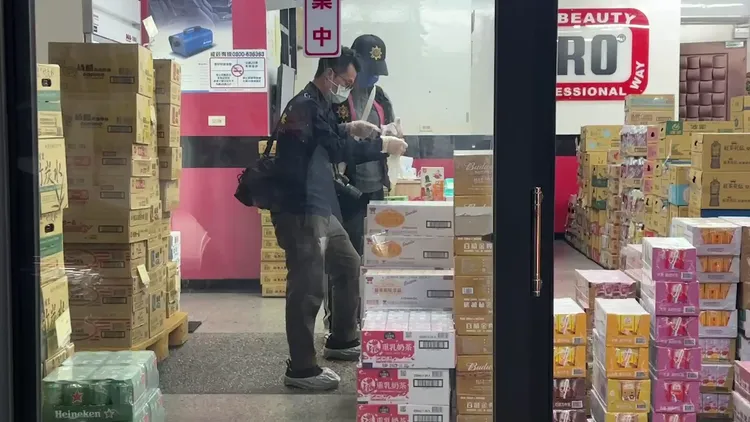 警方採證。讀者提供