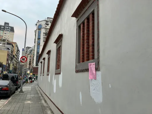 「古蹟牆」被環保局毀了 清水巖祖師廟氣炸:修繕要上百萬