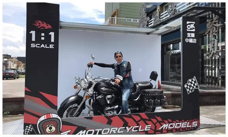 宜蘭中福門市推出一比一重型機車模型盒。OKmart提供