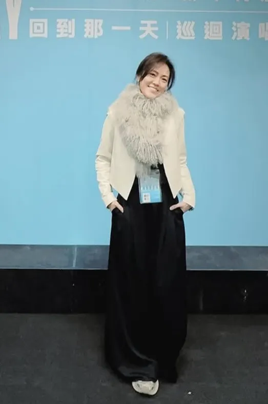 狗狗去五月天演唱會現場看老公演出。翻攝狗狗IG