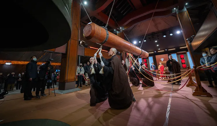   總統出席「法鼓山除夕撞鐘‧為世界祈福活動」。總統府提供