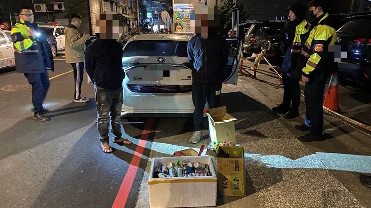 警方到場開單意外查到案外案。警方提供