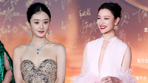赵丽颖强碰倪妮!微博之夜冯绍峰前妻前女友Say Hi 网友瞳孔地震