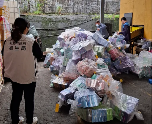 新北近2年查獲逾6萬加熱菸、電子煙 國外攜回最重可罰500萬