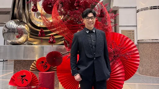 品冠春节竟跟妻女分离 独自带儿子飞马来西亚