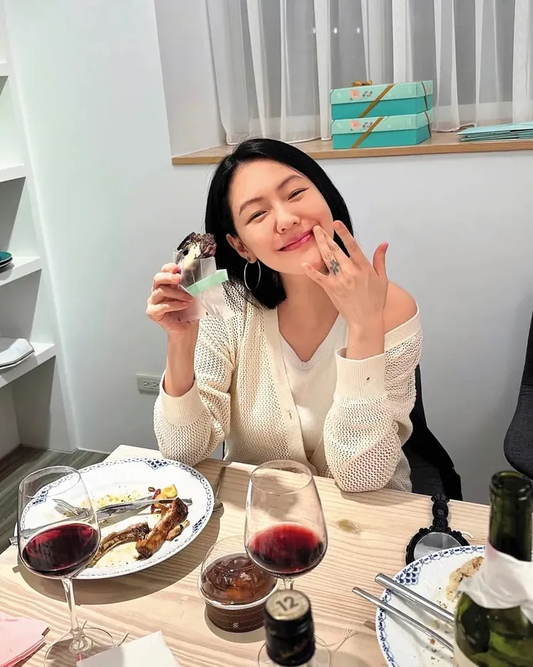 小S過去無酒不歡，去年開始戒酒，積極健身。翻攝小S IG